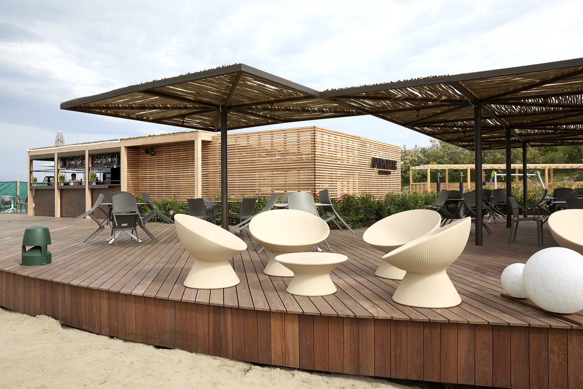 Aphrodite Beach Club Pavimento esterno in legno